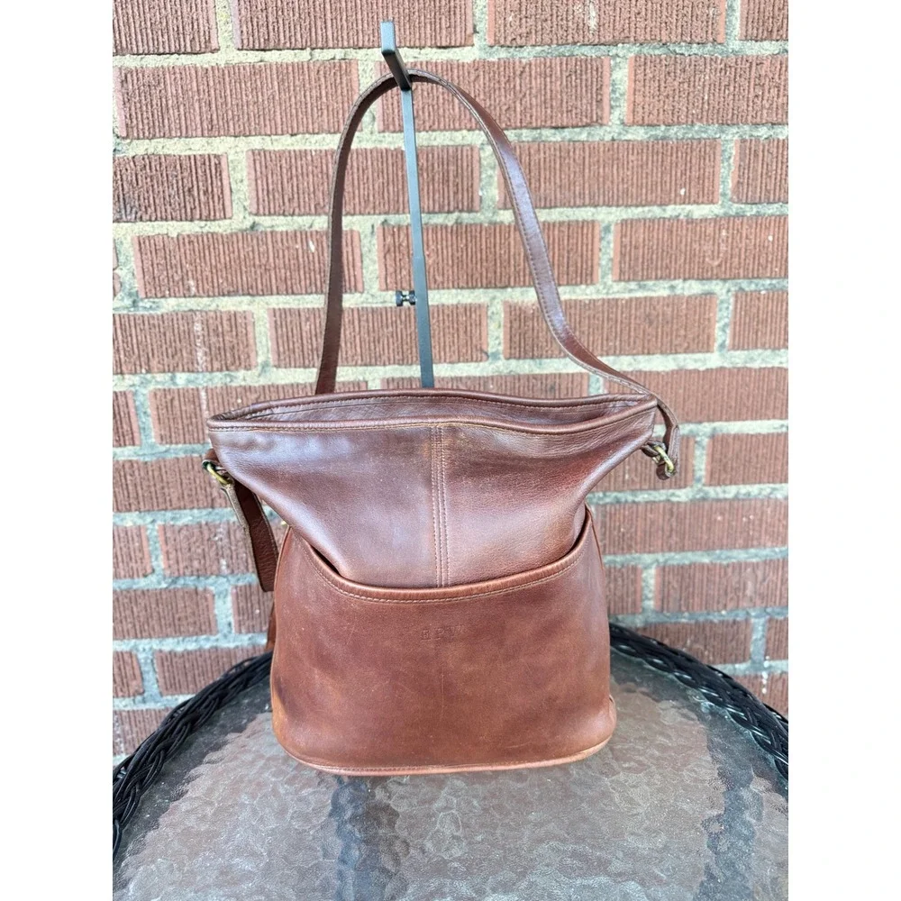 Vintage 1970-1980s Coach Brown Bucket Bag Medium Zip Top